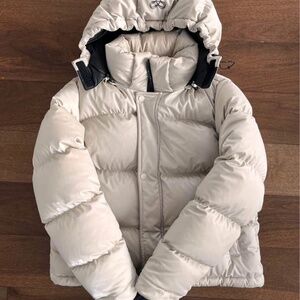 Aritzia Super Puff shorty